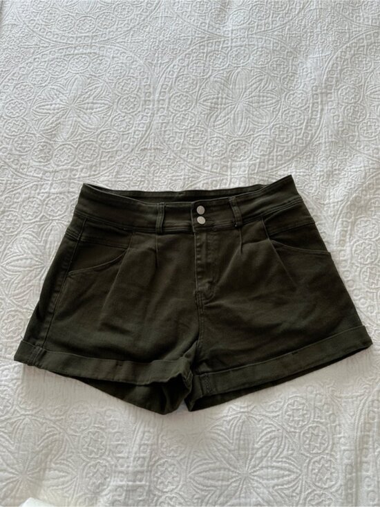 Pants - High-Waist Women’s Shorts Olive Green